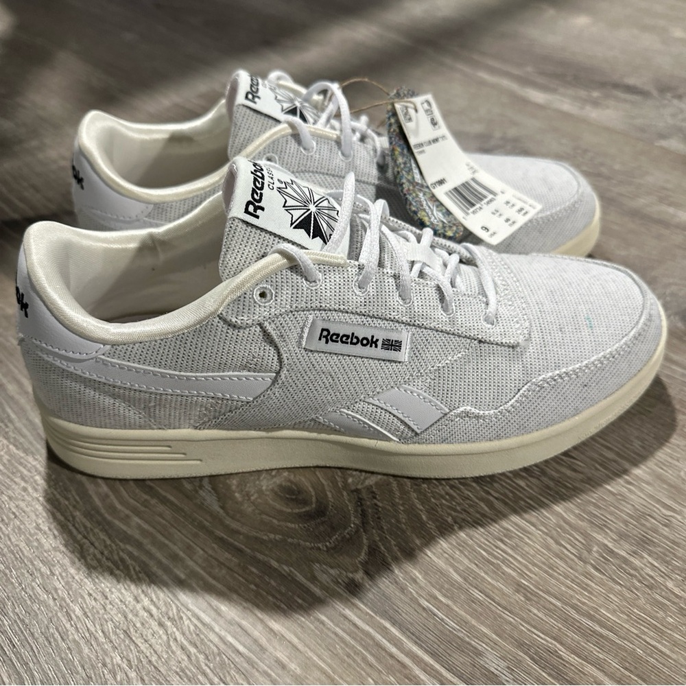 Reebok Womens Club Memt Txtl Grey & White Size 9